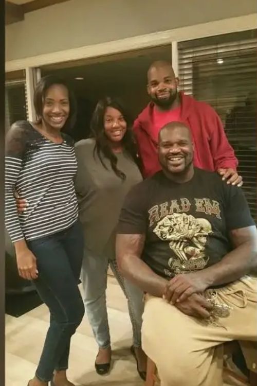Shaq With His Siblings 
