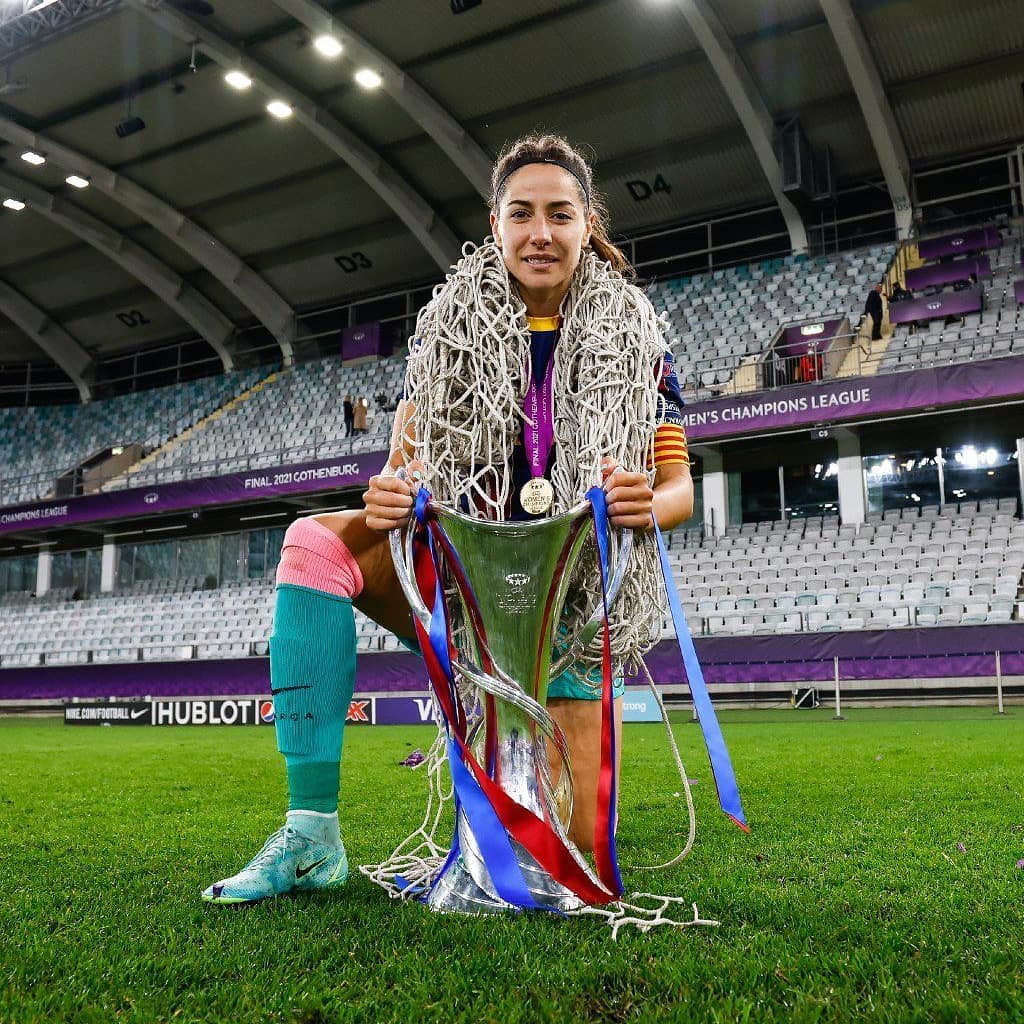 Vicky Losada With The UEFA Champions League Trophy