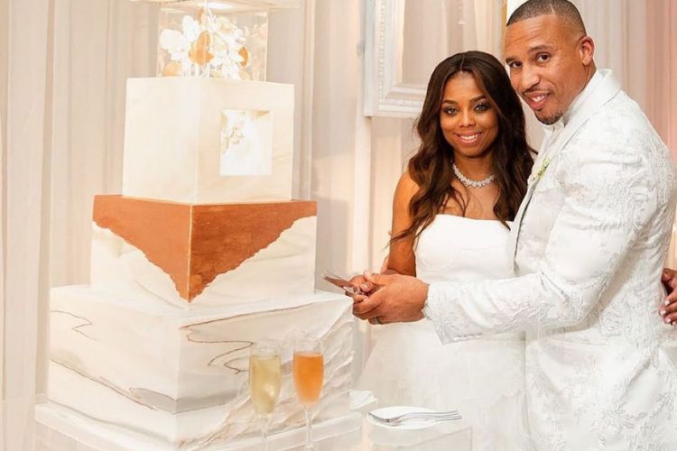 Jemele Hill And Ian Wallace Cut Their Wedding Cake In 2019 