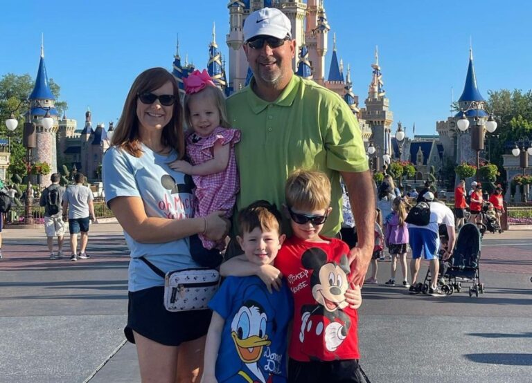 Jeremy Pruitt Pictured With His Wife Casey Pruitt And Their Three Kids