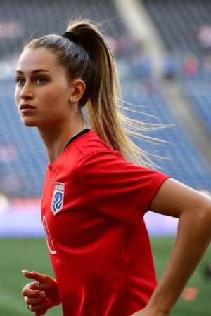 Jordyn Huitema Parents: Who Are Roger And Julie Huitema? - Players Bio