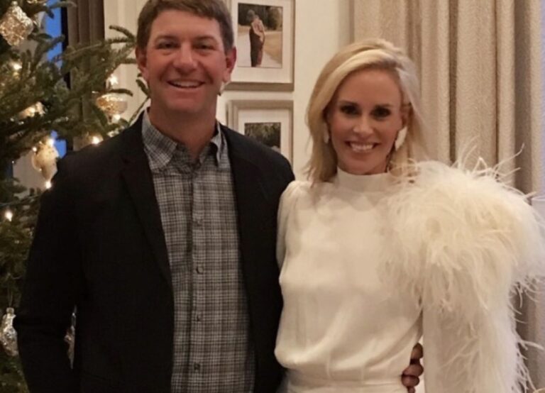 Lucas Glover Pictured With His Wife Krista Glover In 2018 Celebrating Christmas