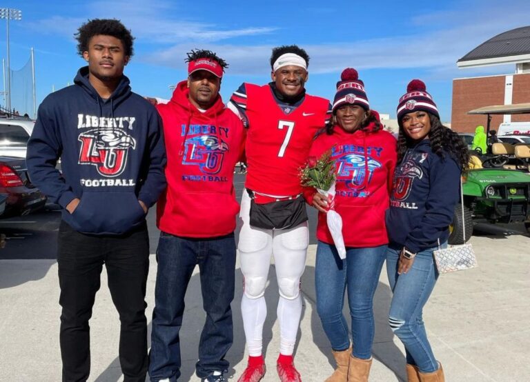 Malik Willis Pictured With His Family, Including His Parents, And His Siblings At The Liberty University In 2021