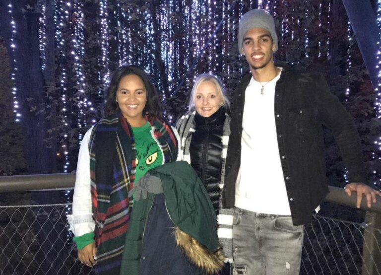 Michael Devoe Pictured With His Mom, Tish And Sister Jalisa In 2018