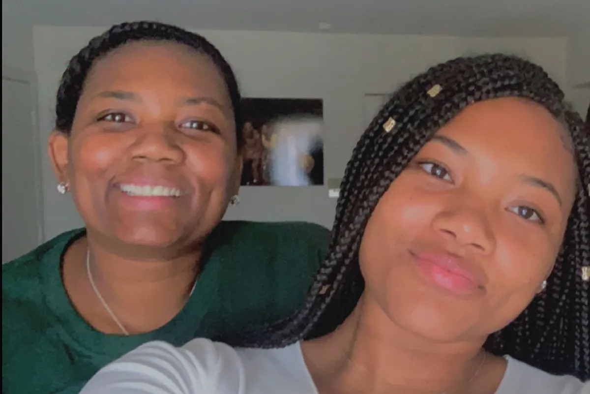 Naz Hillmon And Her Mother