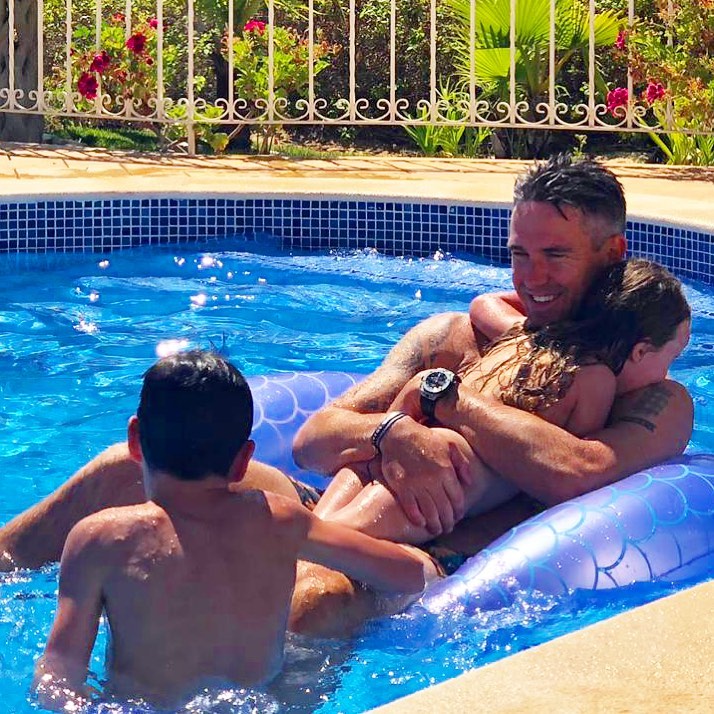 Kevin Pietersen Enjoying His Time With Children