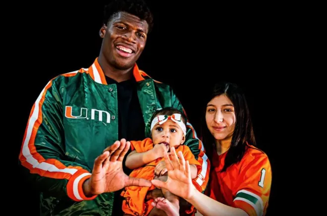 Darnell Washington With His Girlfriend And Seven Month Old Daughter 