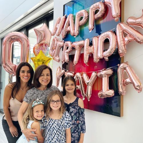 Diane Donald With Her Mother Elizabeth And Her Three Daughters