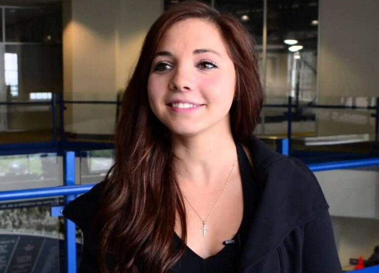 Jessica Dube Featured
