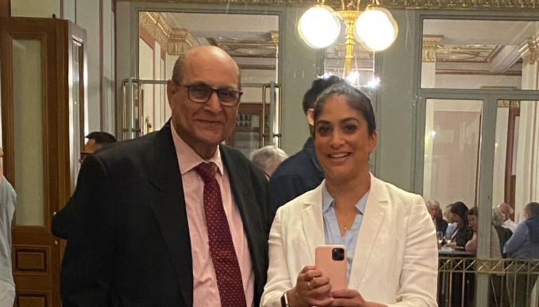 Lisa Sthalekar With Her Father Haren Sthalekar