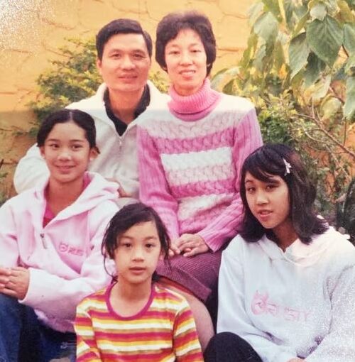 Priscilla Hon With Her Parents And Siblings