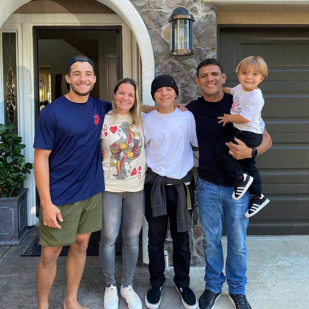 Rafael dos Anjos With His Wife & Children