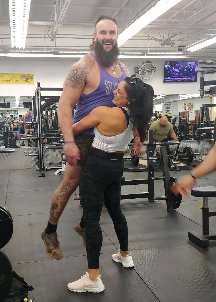 Raquel Rodriguez With Her Husband Braun Strowman During Their Gym Session