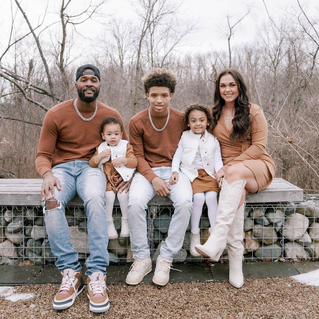 Shaquille Leonard With His Family