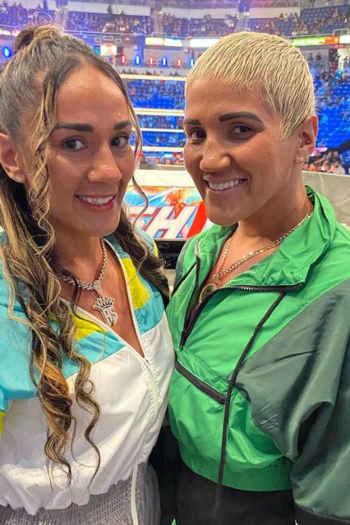 Amanda Serrano Pictured With Her Sister