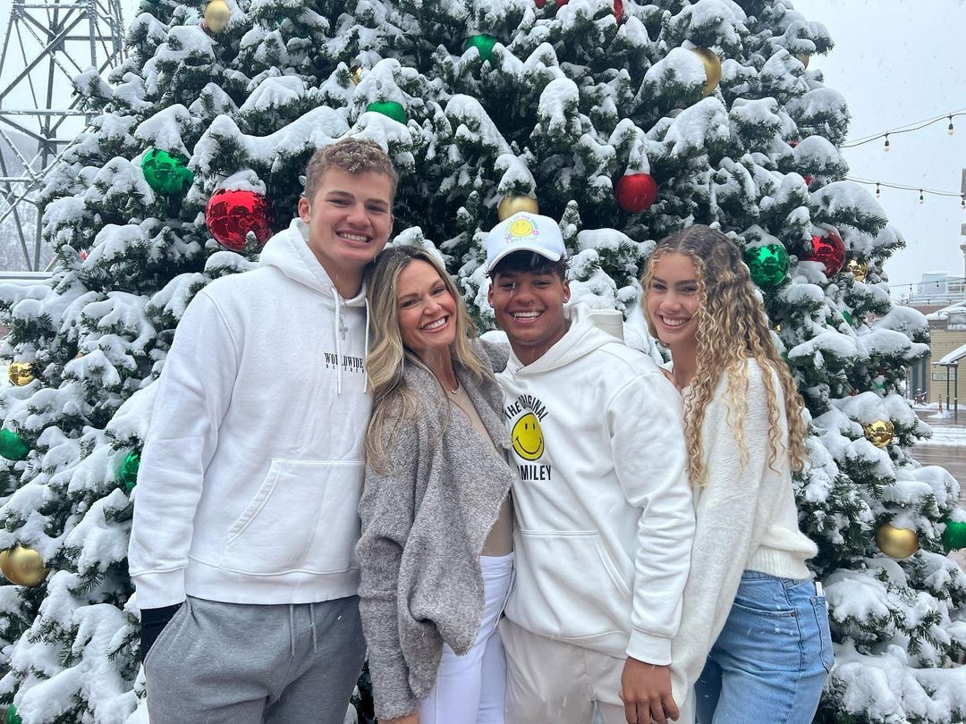 Zach Thomas' Sister Katina Taylor Celebrating Christmas With Her Kids