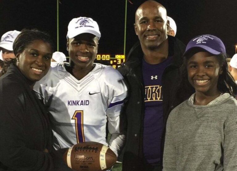 AJ Armstrong Pictured With Parents, Antonio Sr, And Dawn Armstrong And His Little Sister Kayra