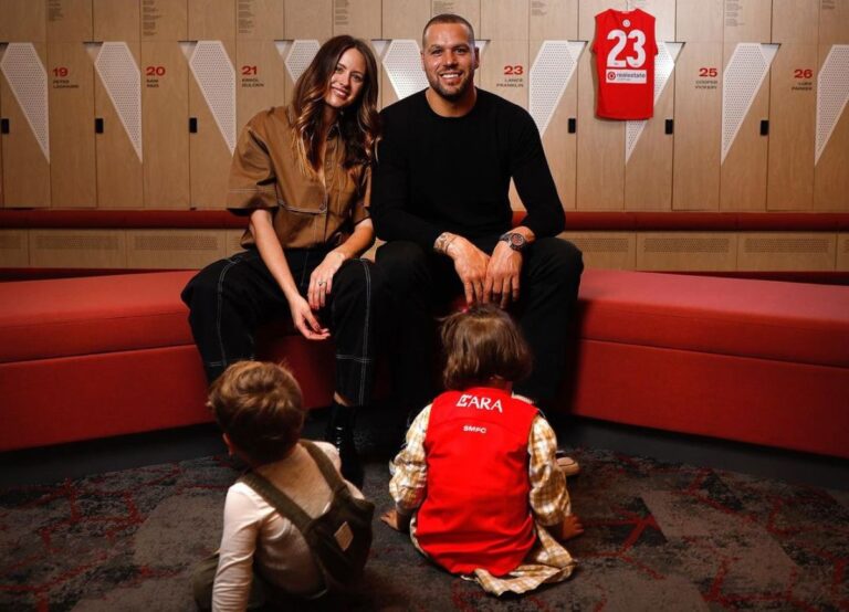Buddy Franklin Poses With His Wife Jesinta And Kids As He Announces His Retirement