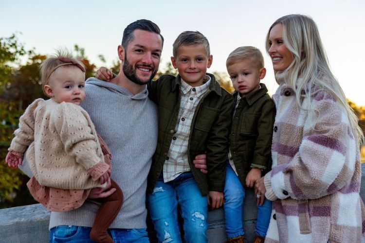 Jonathan Bernier And Martine Forget Pose With Their Three Kids (L To R) Ivy, Tyler, And Brady