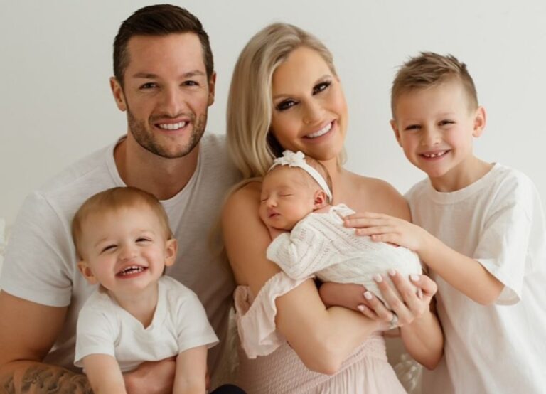 Jonathan Bernier Pictured With His Wife, Martine Forget And Their Three Kids