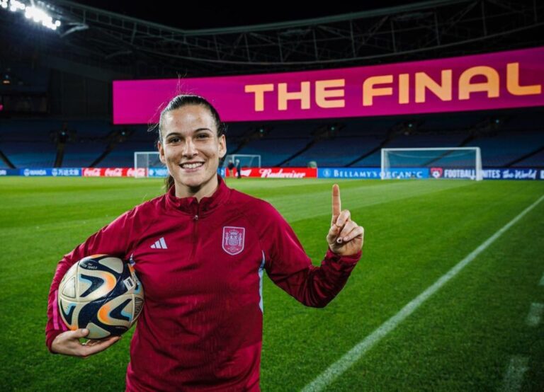 Laina Codina Points To The Flag With The Final Written On It As The Spanish Side Reaches The Historic Final In The 2023 World Cup