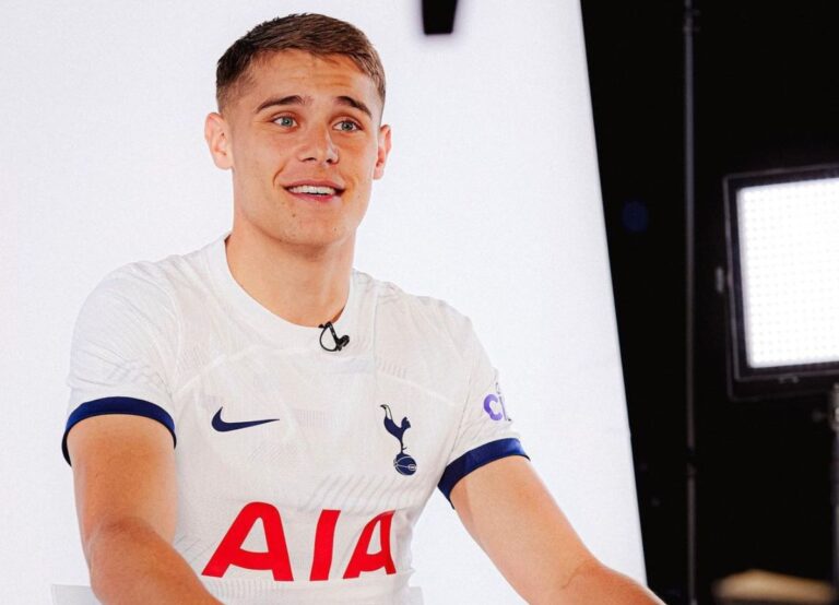 Micky van de Ven Has His Photoshoot With Tottenham Hotspurs For The First Time