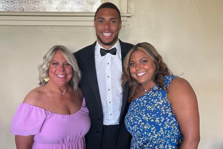 Tyree Jackson Pictured With Sister, McKenzie VanPatten And Their Mother, Susan