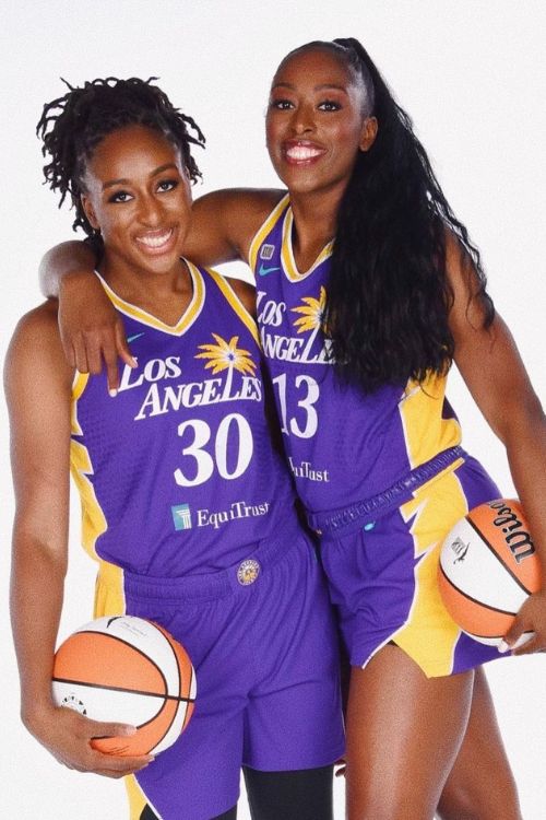 Chiney Ogwumike With Her Sister Nneka Ogwumike