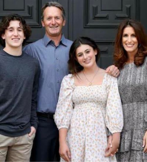 Jennifer Michaels Cohn With Her Husband And Children