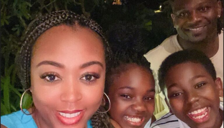 Ladainian Tomlinson With His Wife, LaTorsha Oakley And Children