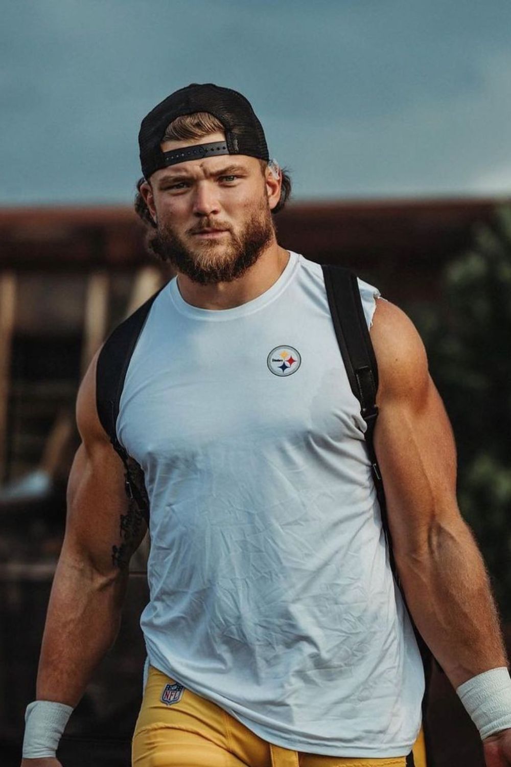 Pittsburgh Steelers Player Cole Holcomb