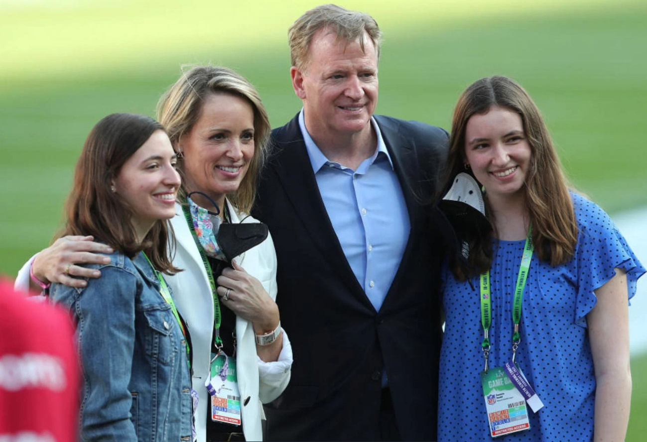 Roger Goodell Kids Twin Daughter With Wife Jane Skinner