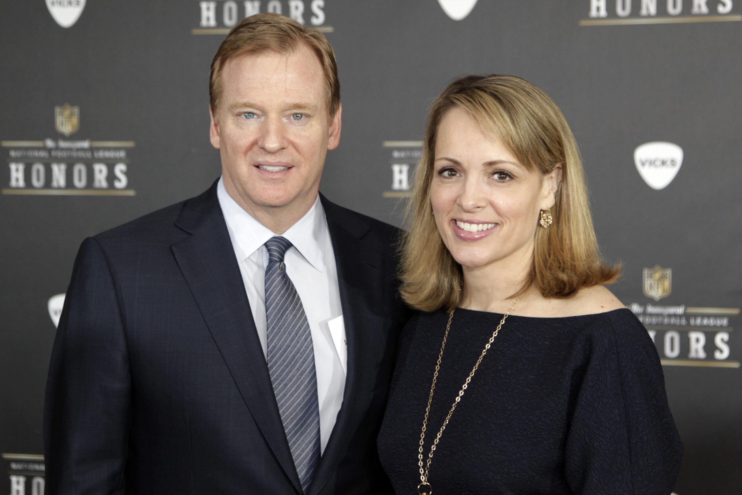 Roger Goodell With His Wife Jane Skinner