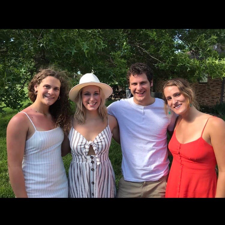 Sam LaPorta With His Sisters