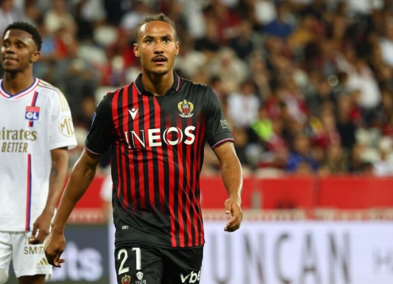 Alexis Beka Beka Pictured In The Colors Of OGC Nice At The Allianz Riviera
