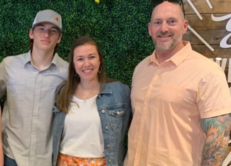 Brendan Fowler Nicolosi Pictured With His Parents, Tracy, And Rich Nicolosi In 2021