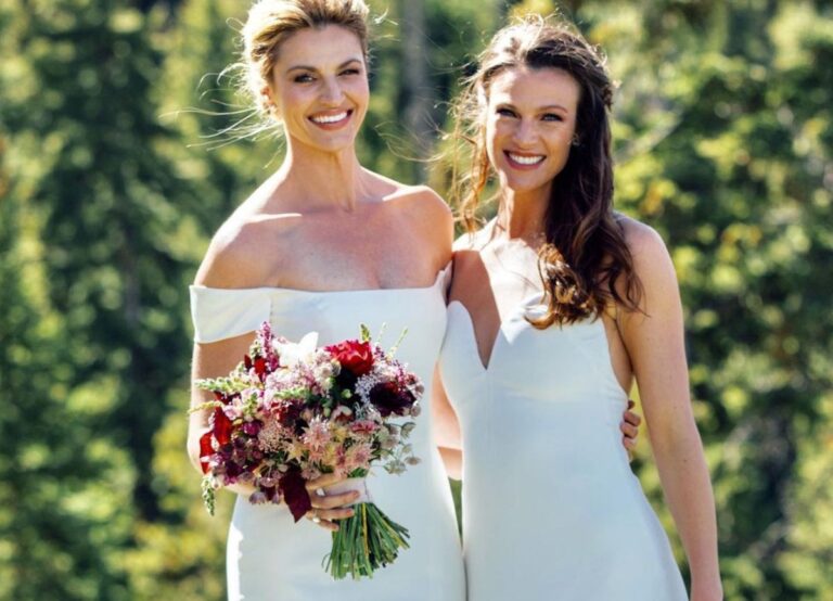 Erin Andrews Pictured With Her Sister, Kendra Andrews In 2017 Before Her Wedding
