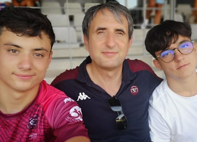 Louis Bielle Biarrey Pictured With His Father Joel Bielle Biarrey And His Brother