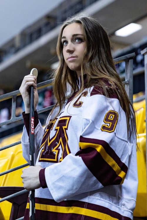 Taylor Heise Pictured During Her Senior Year With The University of Minnesota 