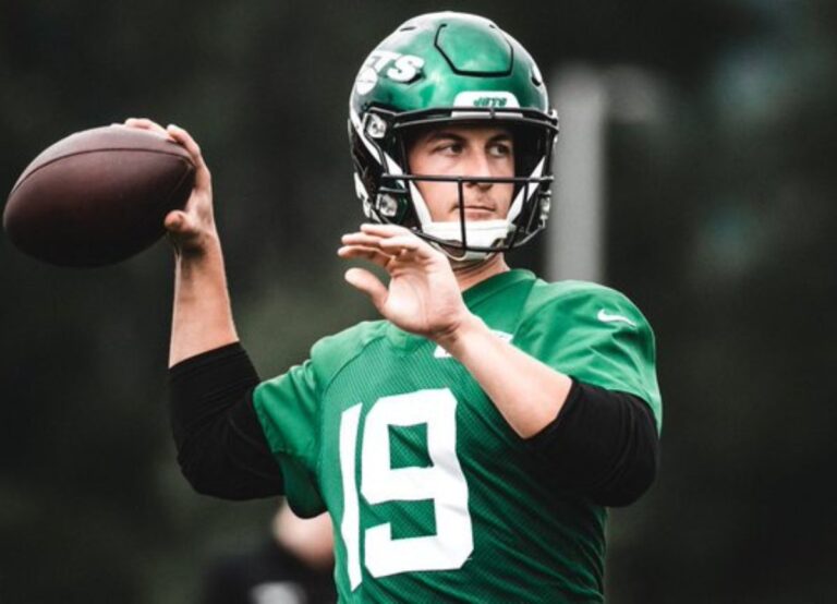 Trevor Siemian Pictured In The New York Jets Gear During His First Stint In 2019