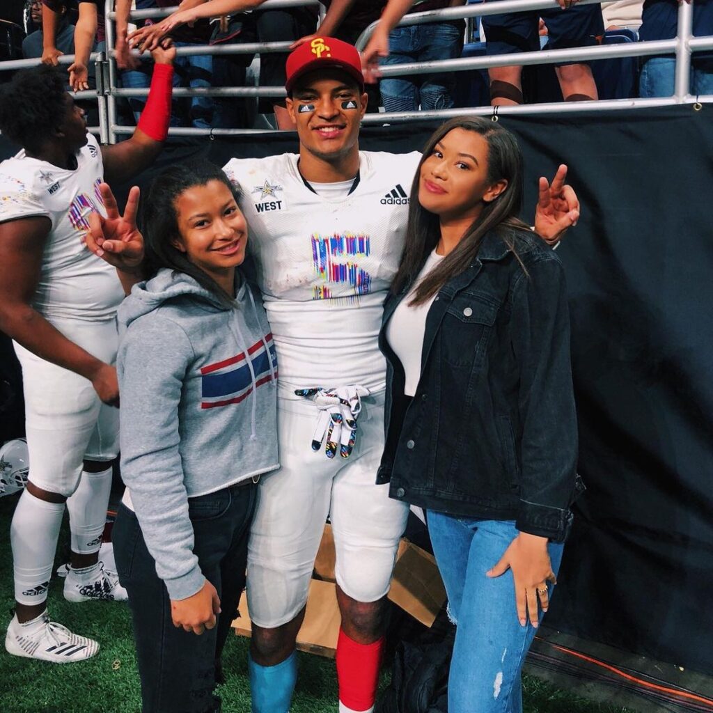 Bru McCoy With His Two Sister Alexa And Ava