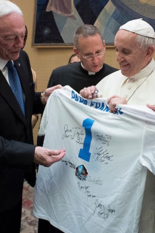 Jerry Jones Presenting A Jersey To The Pope