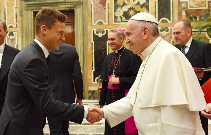 Joshua Kimmich Meets Pope Francis