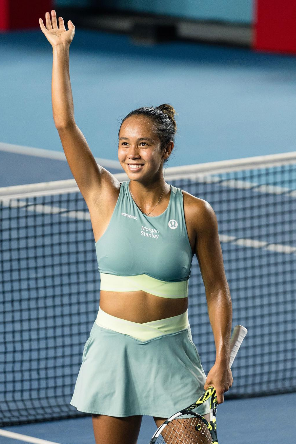Leylah Annie Fernandez, A Professional Tennis Player