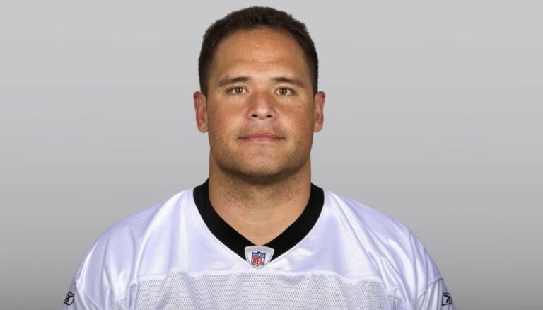 Retired NFL Player Olin Kreutz Has Six Children Including Two Sons