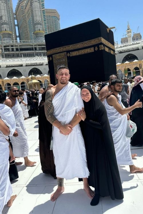 Sonny Bill Williams Embracing His Ethnicity And Religion At A Pilgrimage