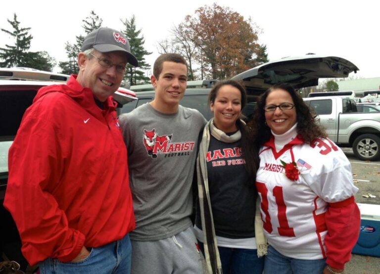 Jason Myers With His Parents And Sister