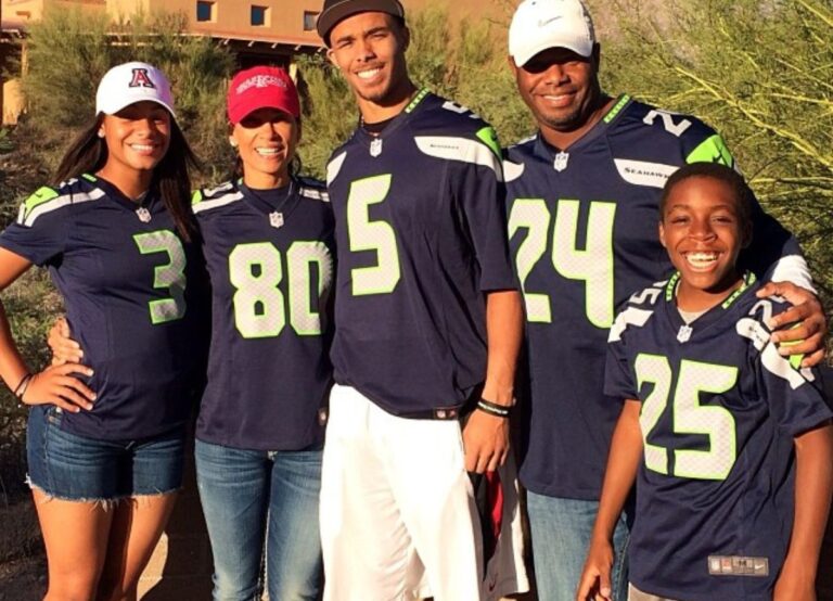 Ken Griffey Jr Pictured With His Family, Including His Wife, Melissa And Three Kids In 2013