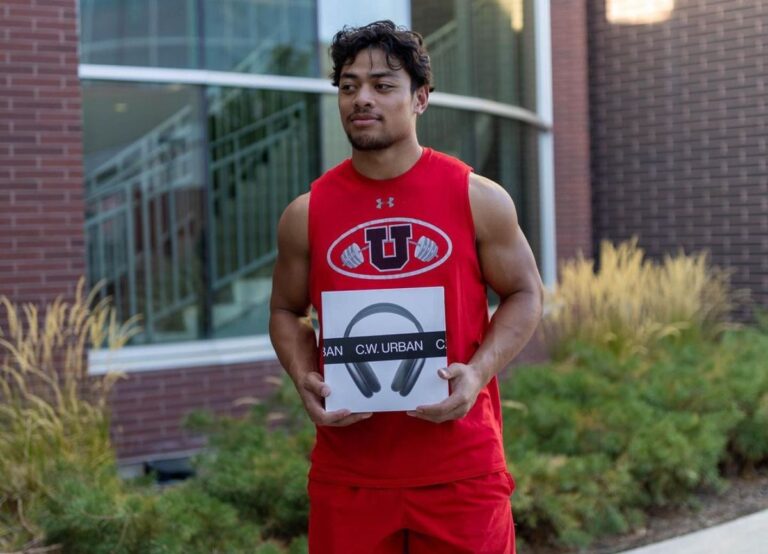 Sione Vaki In The Utah Kit Pictured In 2022 After Training