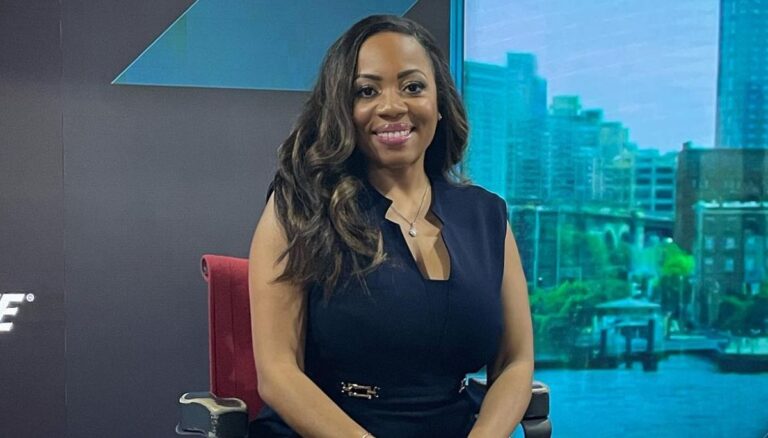 American Sport Journalist Kimberley A. Martin Works As NFL Reporter At ESPN